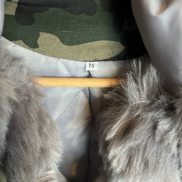 Camouflage faux Fur-Trimmed Parka - Picture 4 of 5